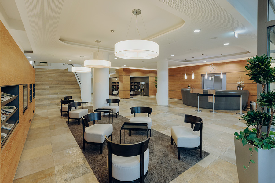 Saal für Empfang der Rehabilitanden Saal für Empfang der Rehabilitanden